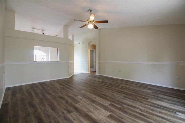 Building Photo - 527 Emerald Cove Loop