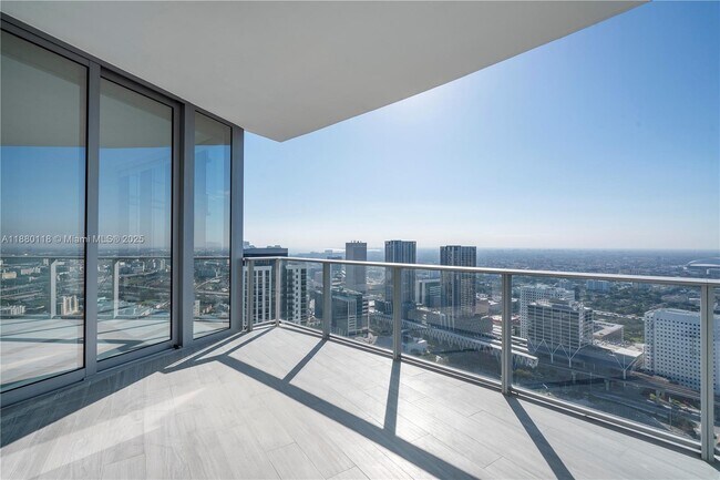 Foto del edificio - 851 NE 1st Ave