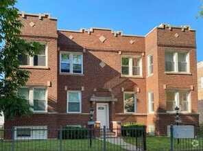 Building Photo - 1330 E 72nd Pl