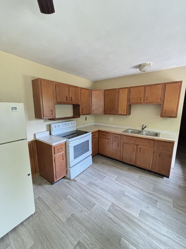 Building Photo - 906 Timothy Trail