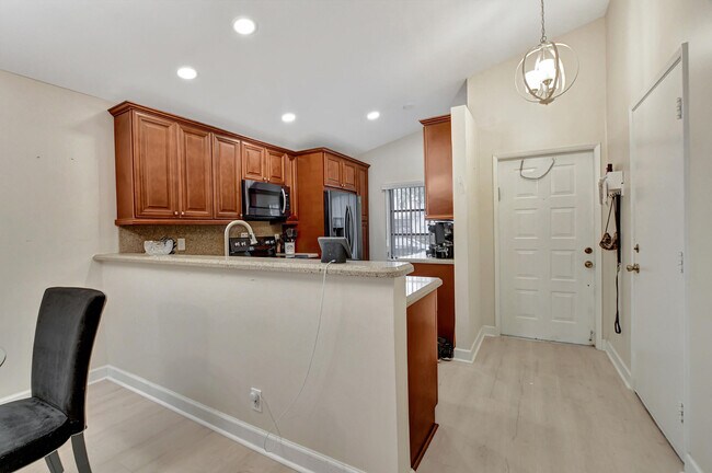 Foto del edificio - 8046 Summerview Terrace