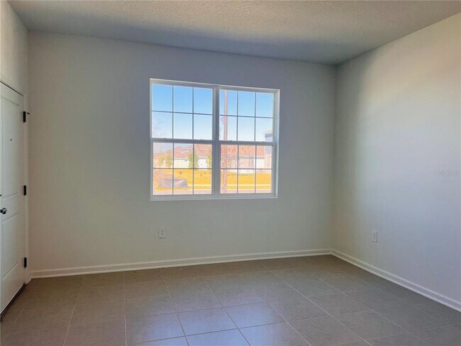 Foto del edificio - 4317 Riverbend Blvd