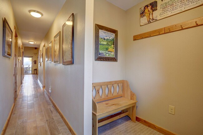 Building Photo - 2 BDR 2 BATH UPDATED  Lake Dillon Condo WI...