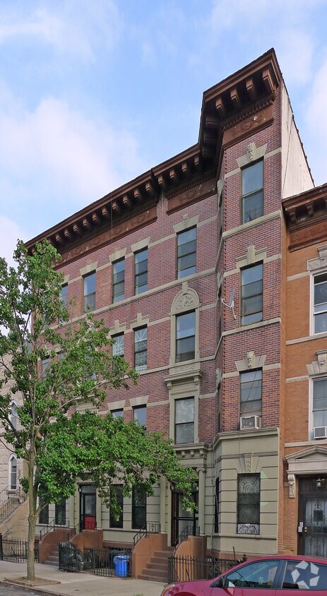 Primary Photo - 927-931 Putnam Ave