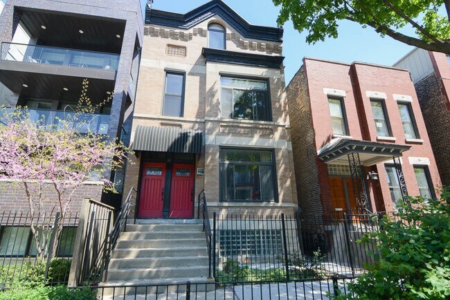 Foto del edificio - 921 N Winchester Ave