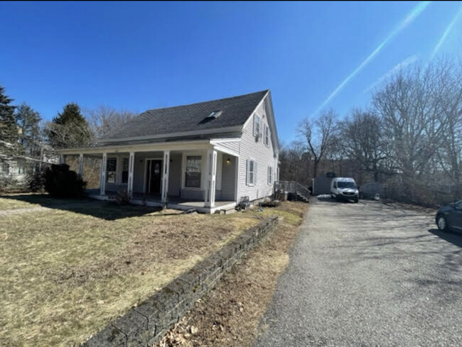 Large driveway for off-road parking/ storage - 647 N Main St