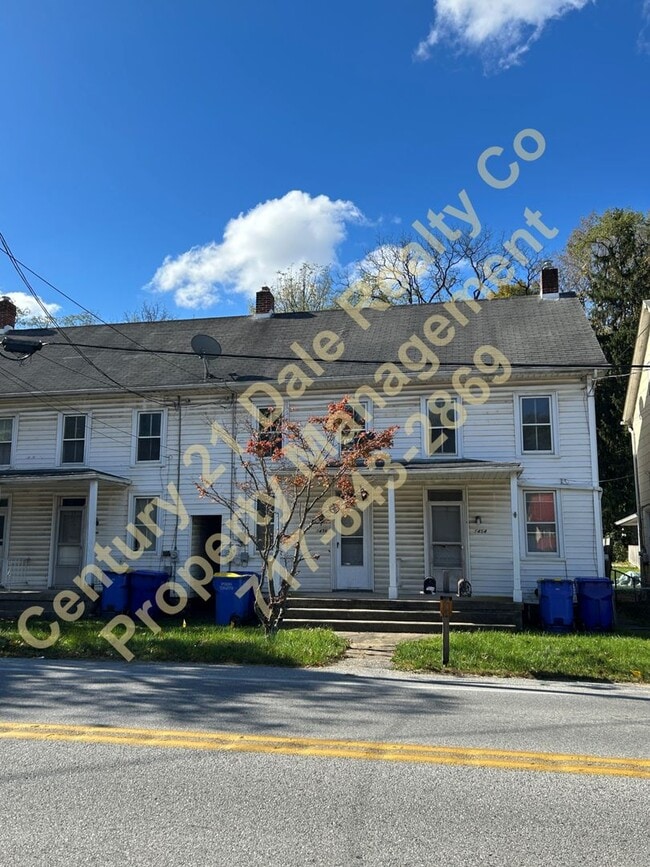 Building Photo - Beautifully redone 3 BR, 1 Bath Townhouse in York Suburban Schools