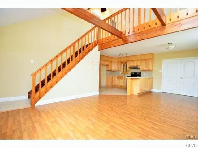 Building Photo - 854 Lower Mountain Dr