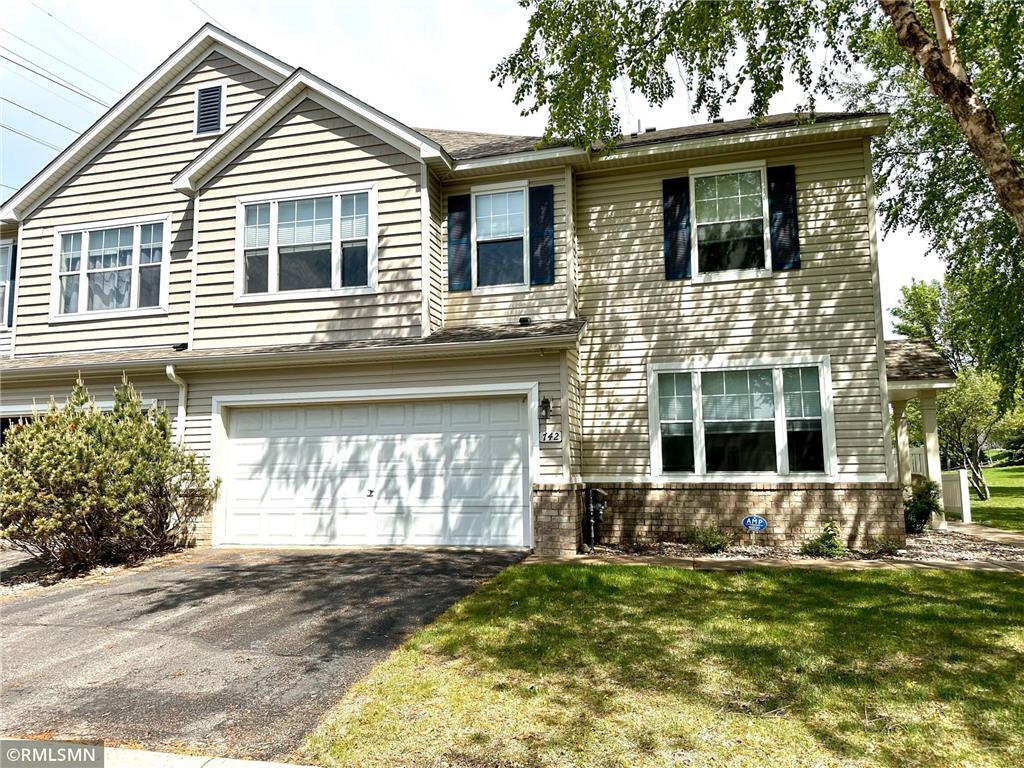 Foto principal - 742 Princeton Ave