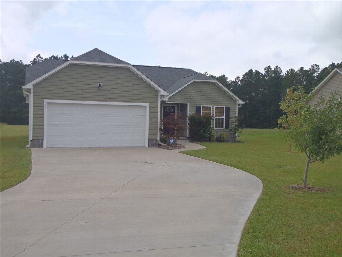 Primary Photo - 371 9 Mile Rd