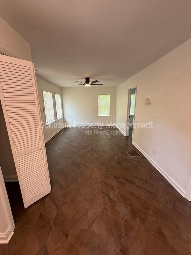 Foto del edificio - 139 Woodward Ct