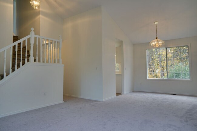 Foto del edificio - Renton Multi-level home
