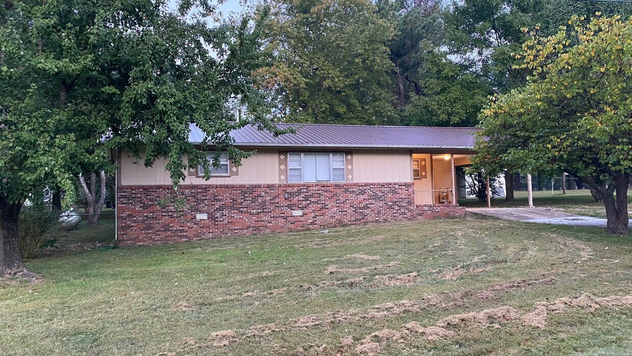 100 Circle Dr, Viola, AR 72583 House Rental in Viola, AR
