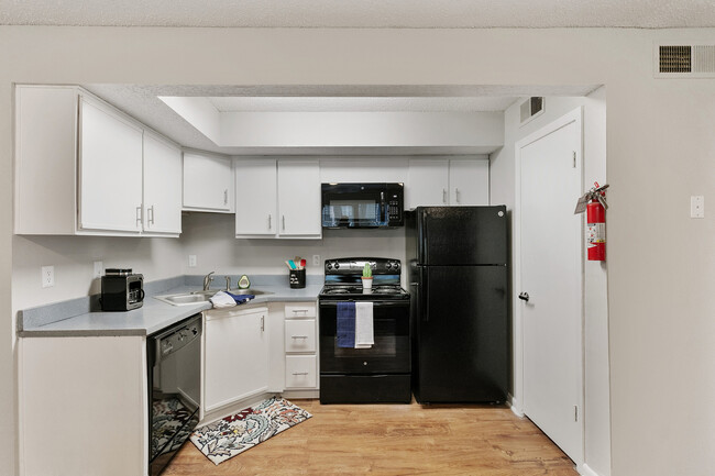Foto del edificio - The Social Block & Townhomes