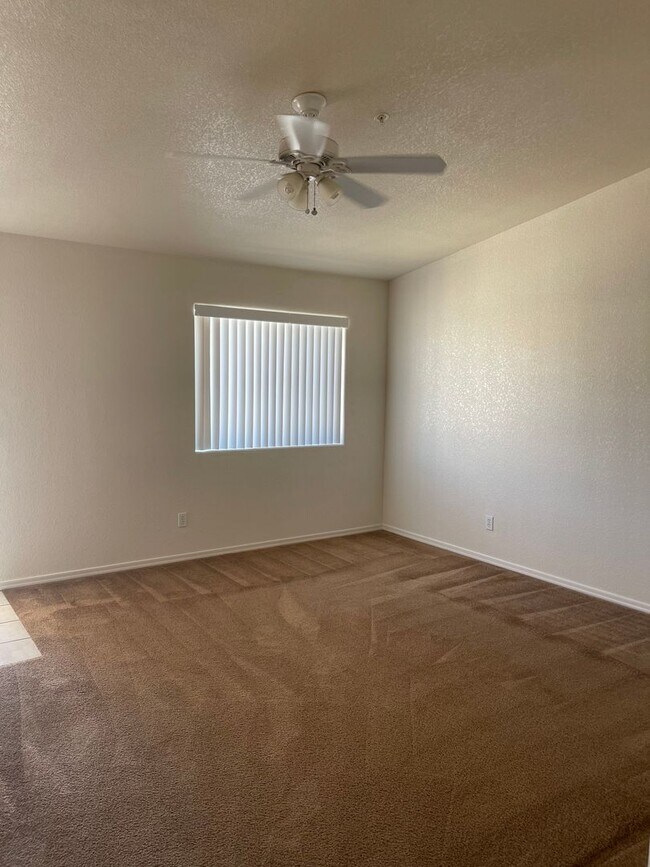 Building Photo - 3261 Tomahawk Dr