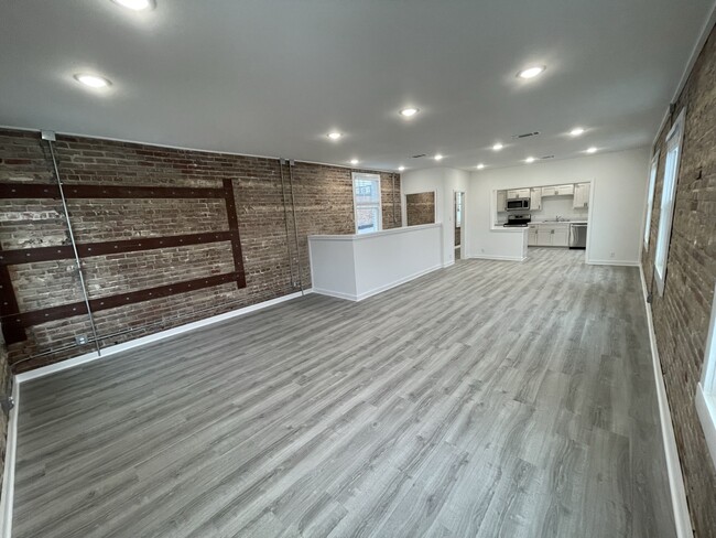 Building Photo - 118 Cotton St