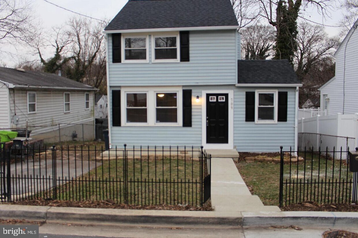 Foto principal - 709 Opus Ave