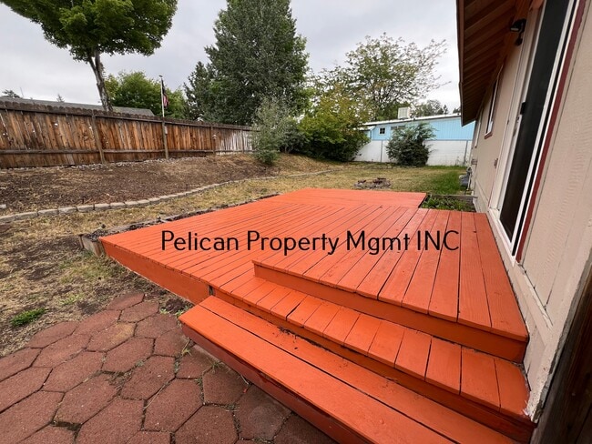 Building Photo - 2733 Montelius St