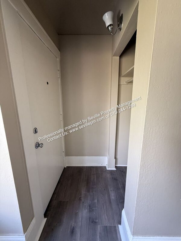 Building Photo - 963 18th St
