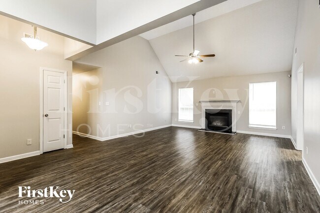 Building Photo - 120 Kent Dr