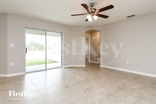 Building Photo - 643 Lindbergh Wy