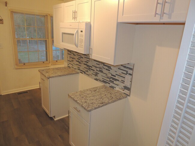 Foto del edificio - 1113 Strickland Bridge Rd