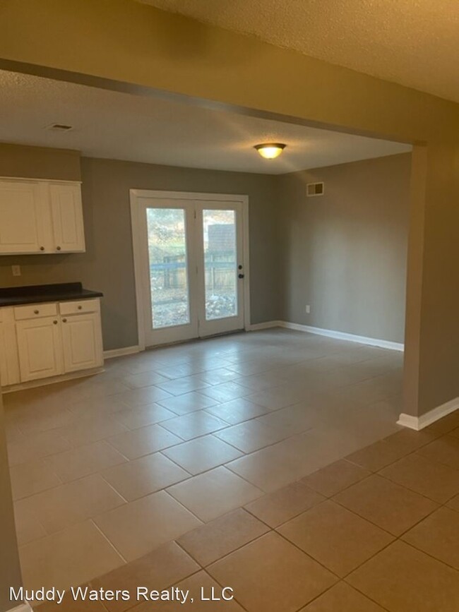 Building Photo - 3 br, 1 bath House - 2208 Colonial Hills