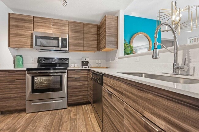 Foto del edificio - REVERB at Spring Valley