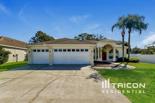 Building Photo - 1504 Canoe Dr