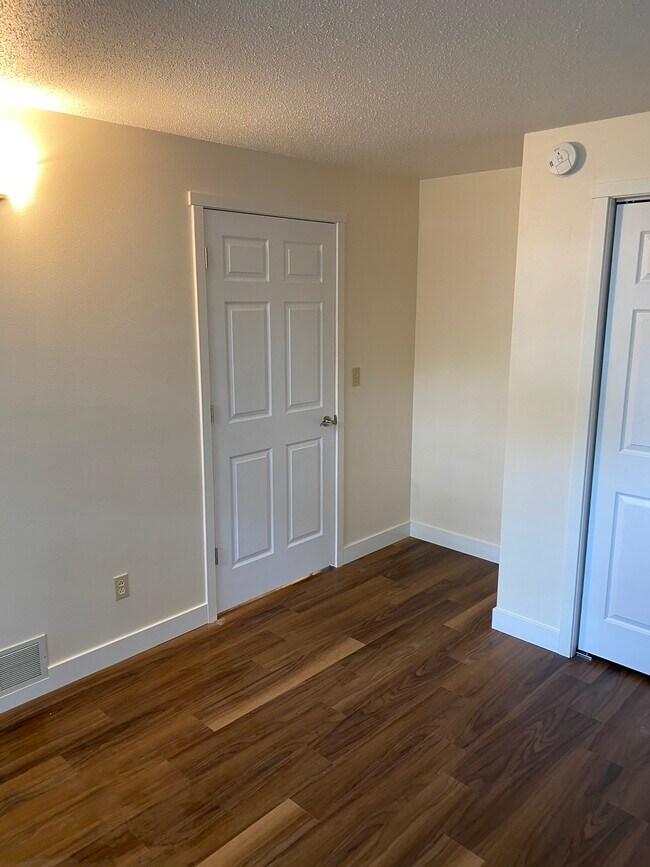 1216 S Main St, Aberdeen, SD 57401 Apartments Aberdeen, SD