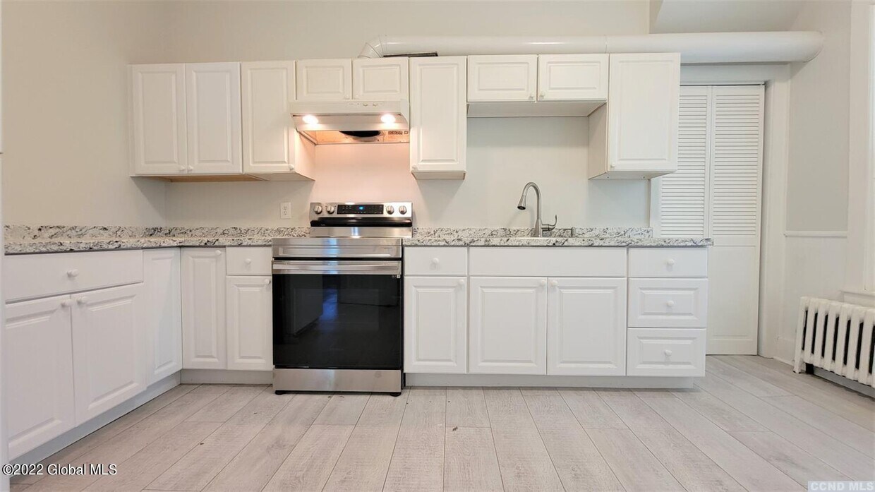 4 Fairview Ave Unit 1, Chatham, NY 12037 Room for Rent in Chatham, NY