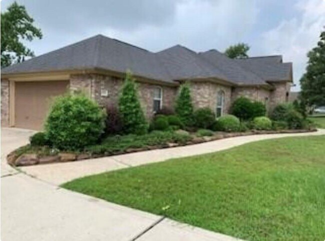 Building Photo - 1715 Summergate Dr