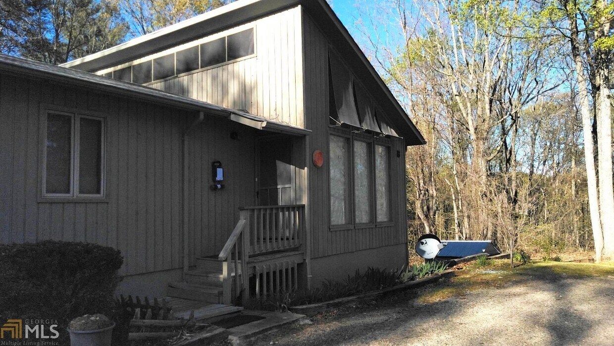 Primary Photo - 82 Primrose Dr