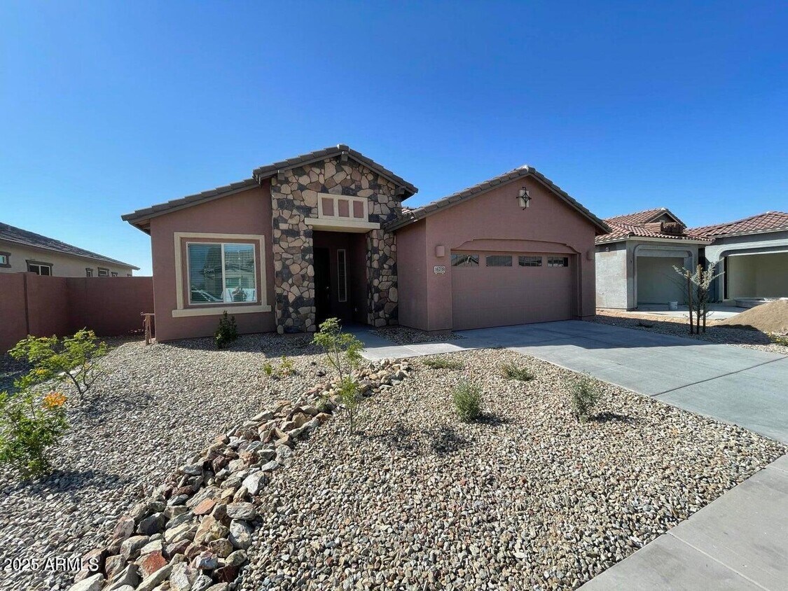 Primary Photo - 16739 W Sand Hills Rd