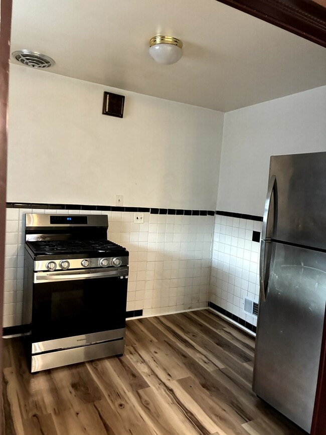 Photo - 2345 Losantiville Ave (Cincinnati, OH) Apartment