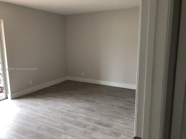 Foto del edificio - 161 Lakeview Dr