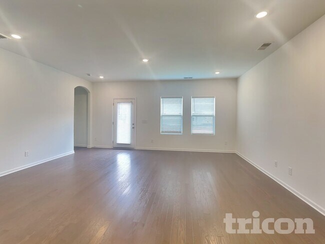 Foto del edificio - 177 Crabourne Dr