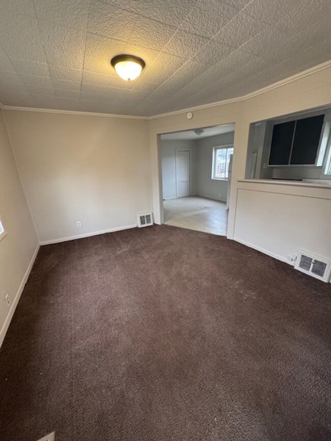 Building Photo - 1408 Eckart St