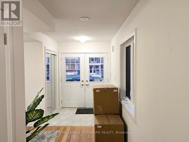 Building Photo - 80 Norwich Cres