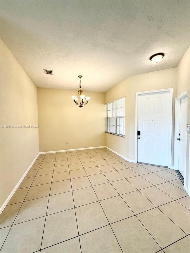 Building Photo - 12463 SW 44th Ct
