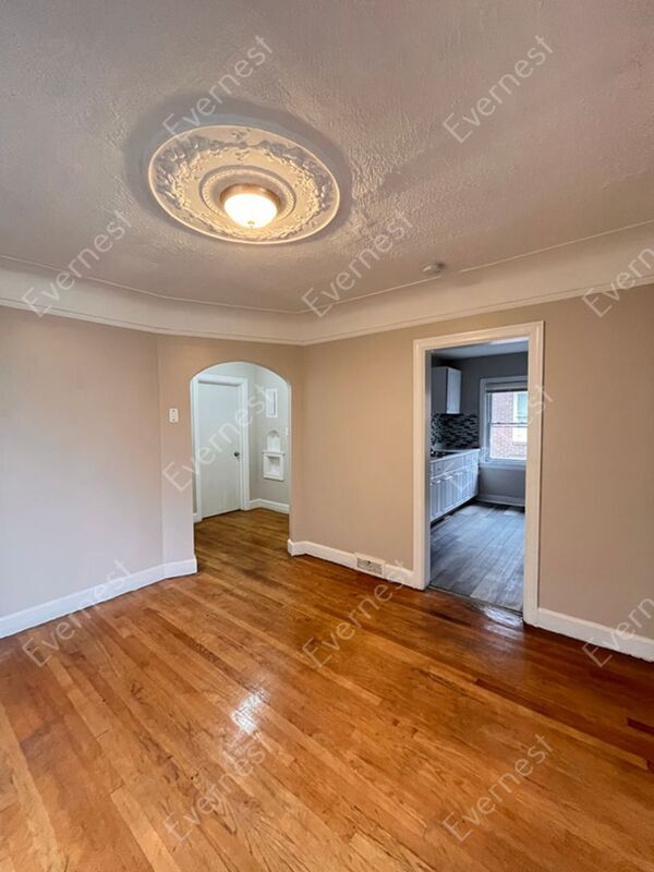 Foto del edificio - 14161 Montrose St