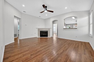 Building Photo - 1502 McDowell Bend