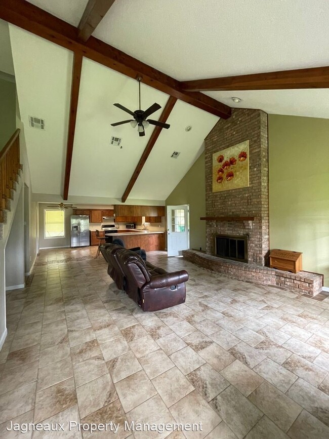 Building Photo - 3 br, 2 bath House - 348 Peach St