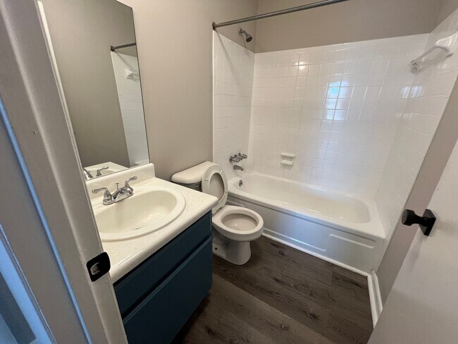 Foto del edificio - Reduced Pricing!