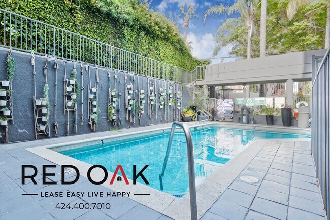 Building Photo - 939 1/3 Palm Ave-305