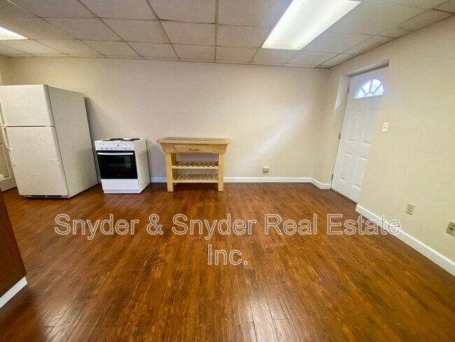 Foto del edificio - 777 W Market St