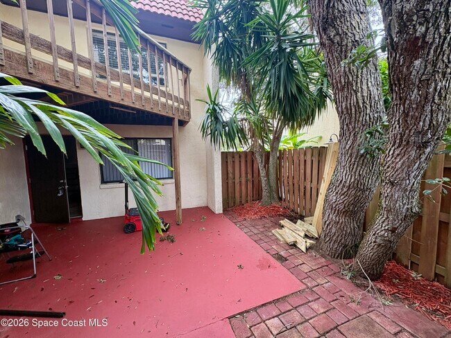 Foto del edificio - 8789 Live Oak Ct