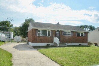 Building Photo - 363 N School Ln