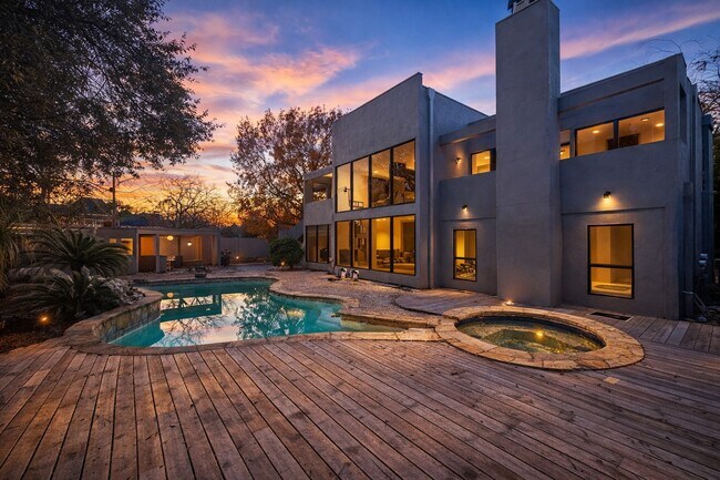 Foto del edificio - 8115 Fondren Lake Dr