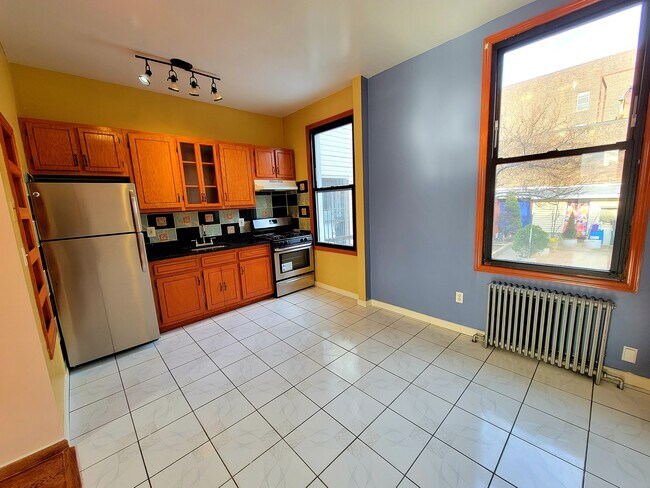 Foto del edificio - Charming & Bright 2BR/1BA LIC Rental!